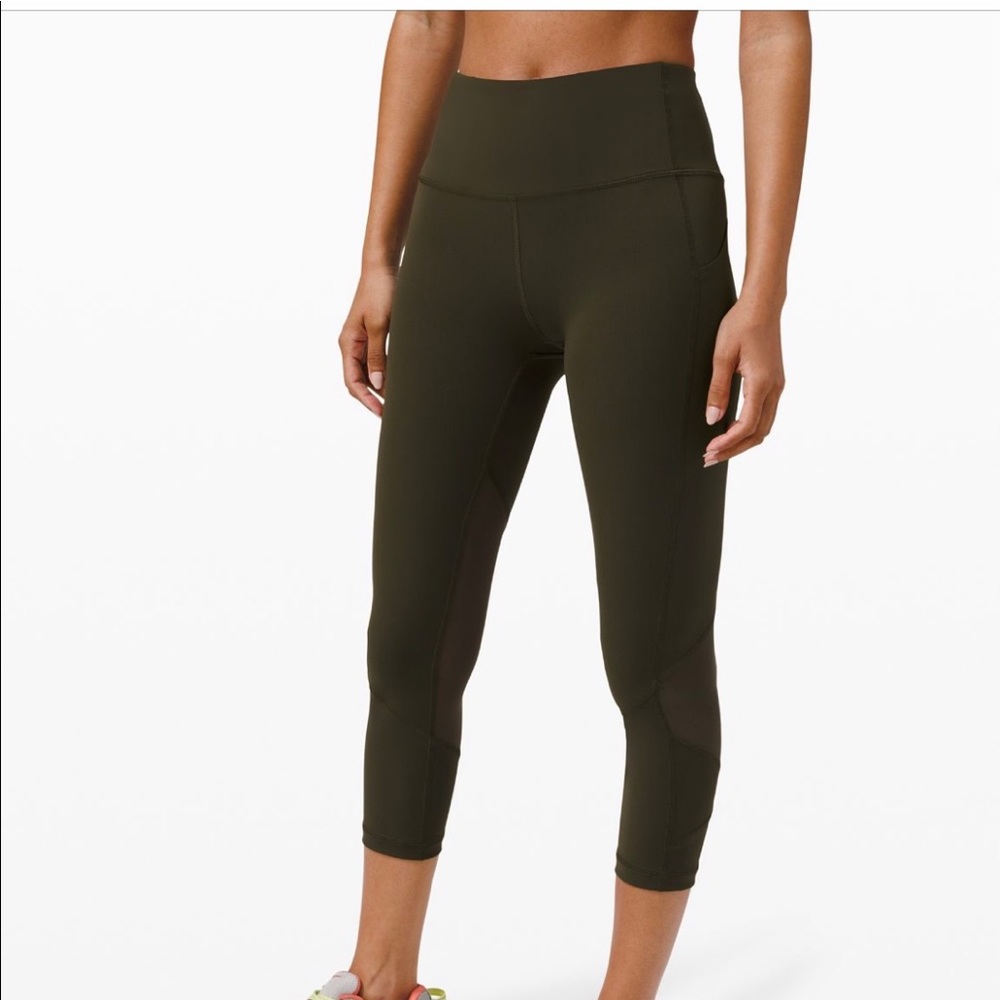 Lululemon Pace Rival mid rise Crop 22”